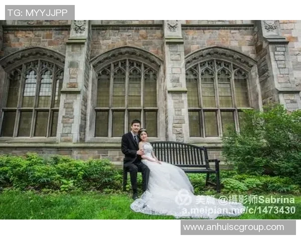 足球球星与爱侣甜蜜时刻曝光 幸福瞬间定格在镜头里 足球球星与爱侣甜蜜时刻曝光 幸福瞬间定格在镜头里