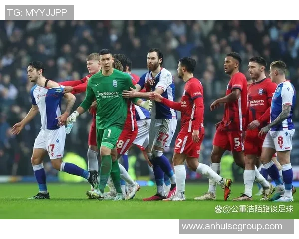 足球巨星巅峰对决谁主沉浮 球场之上各路英豪谁能称霸世界